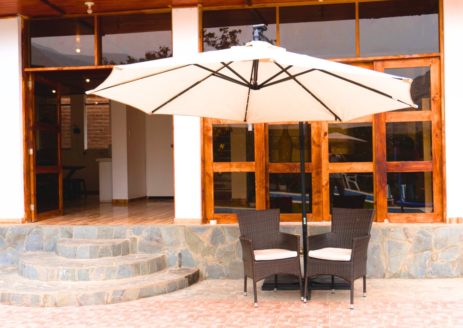Terraza con sombrilla