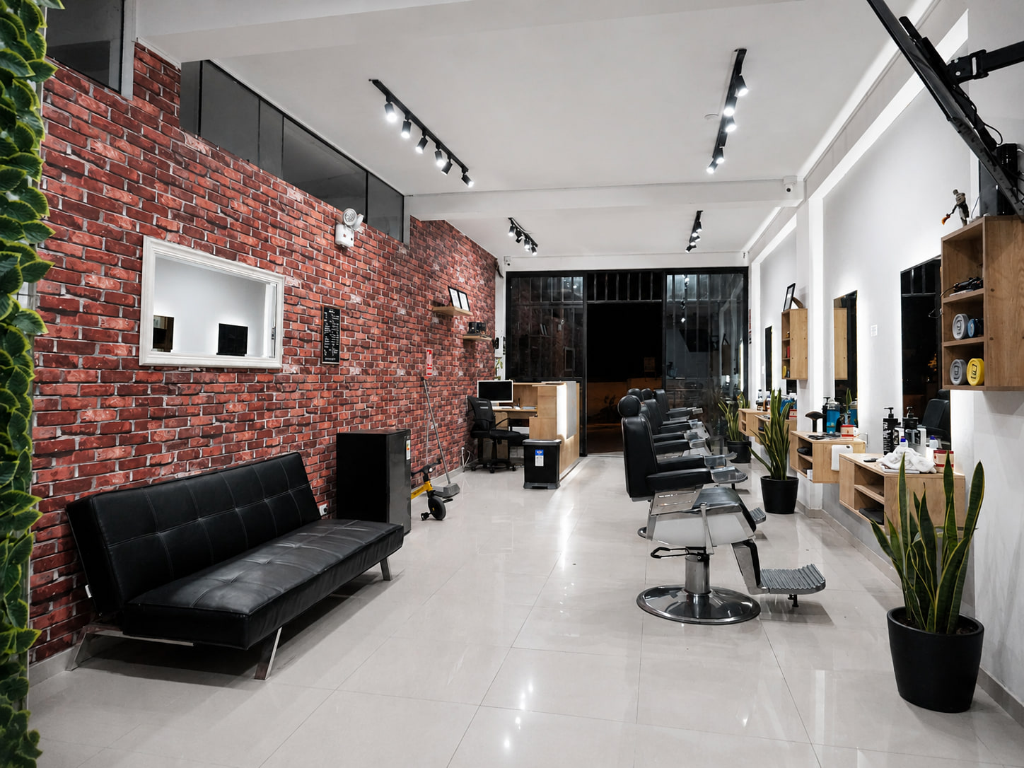 Interior de Mendieta Barber Studio