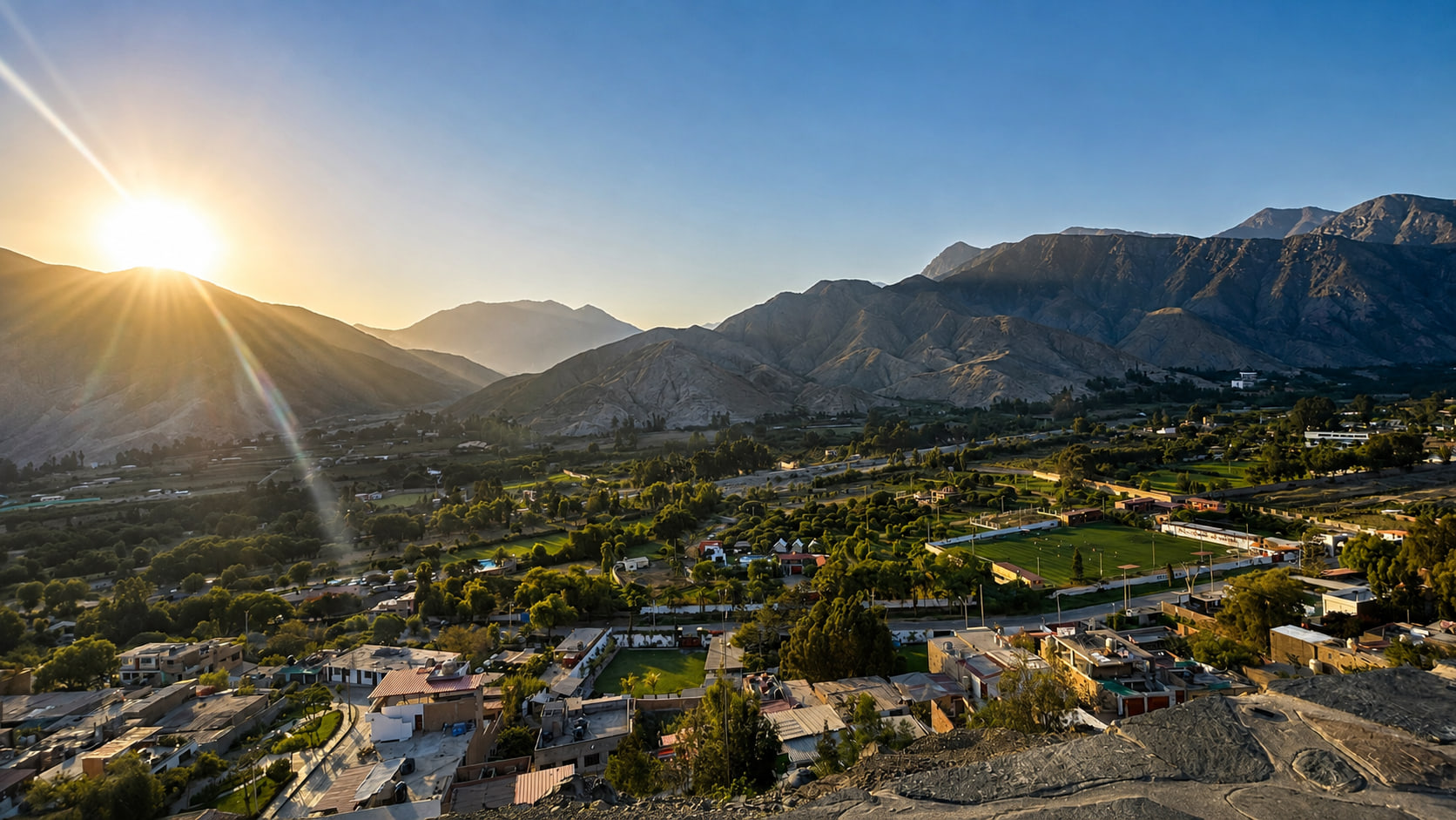Vista panorámica del valle de Cieneguilla al amanecer